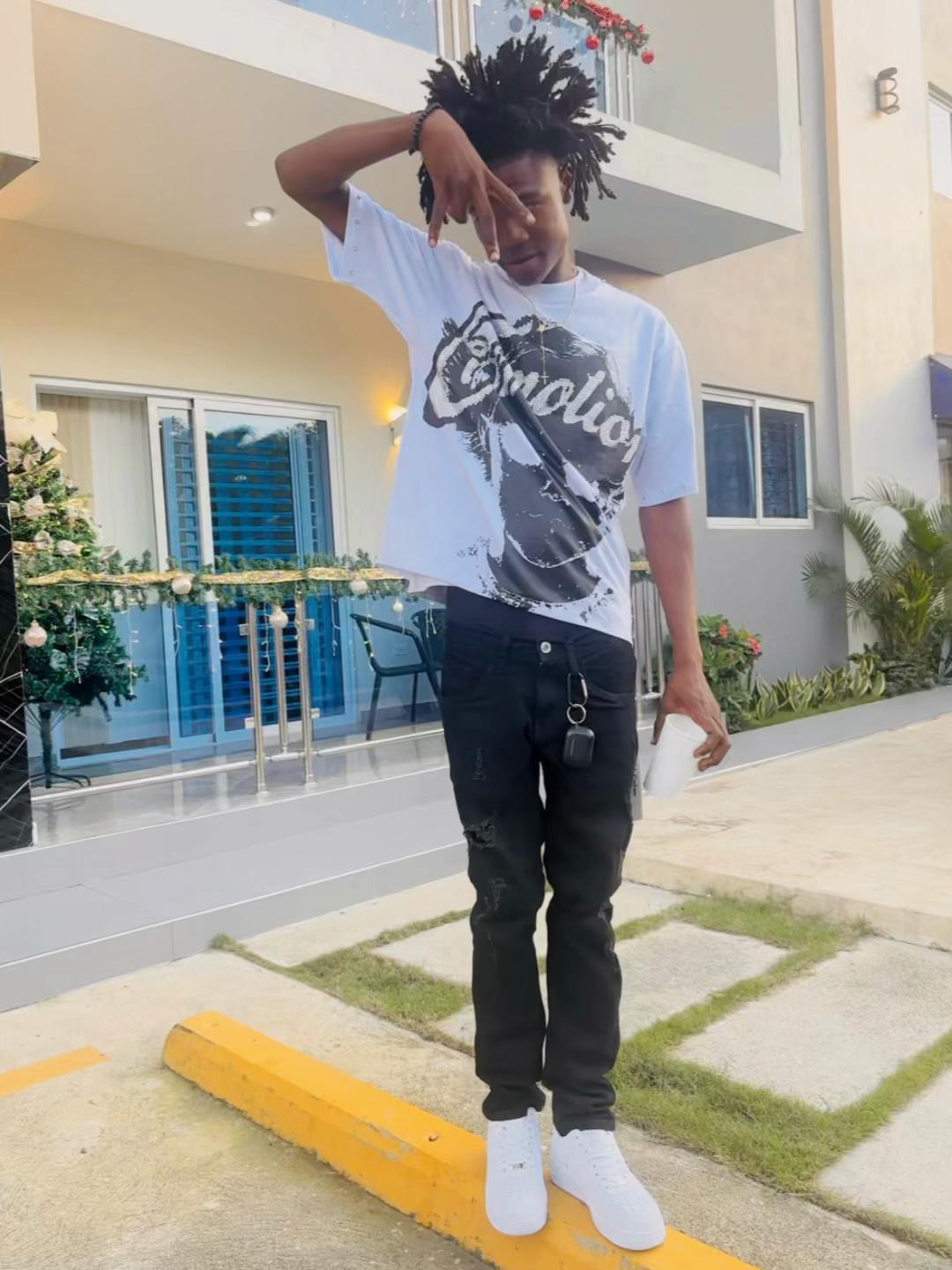 @young pirate🏴☠️🛍️