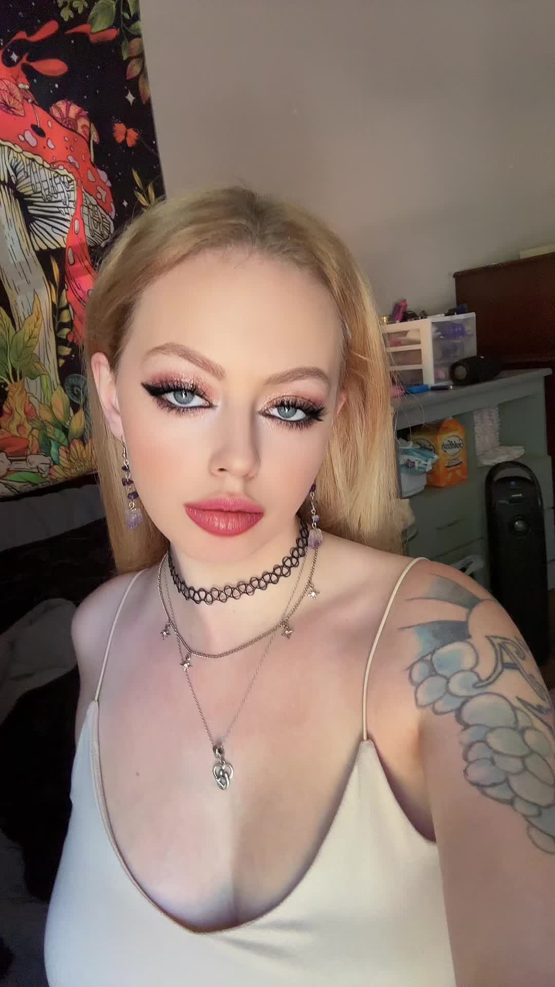 @Goth Angel Sinner ๐ฃ