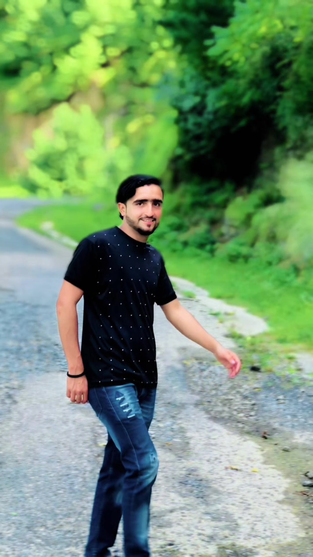@Mr_ Zeeshan077