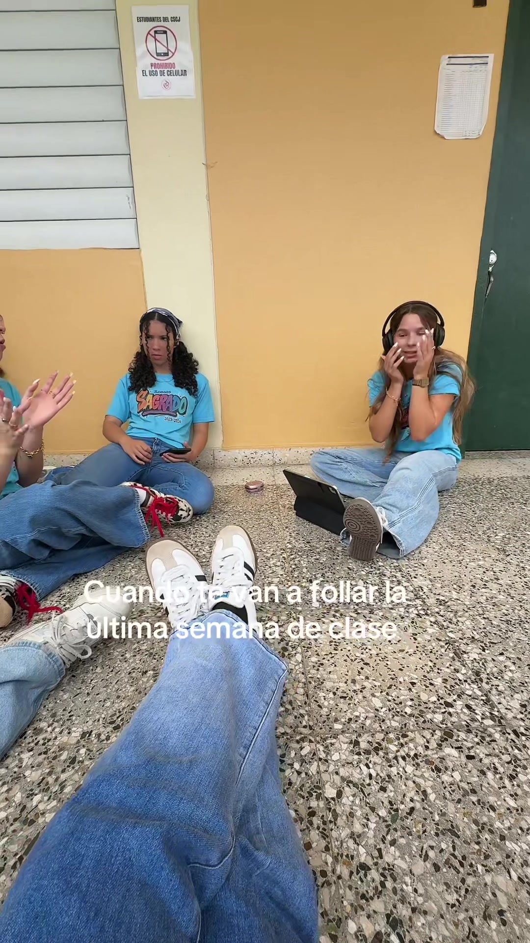 @Mia
