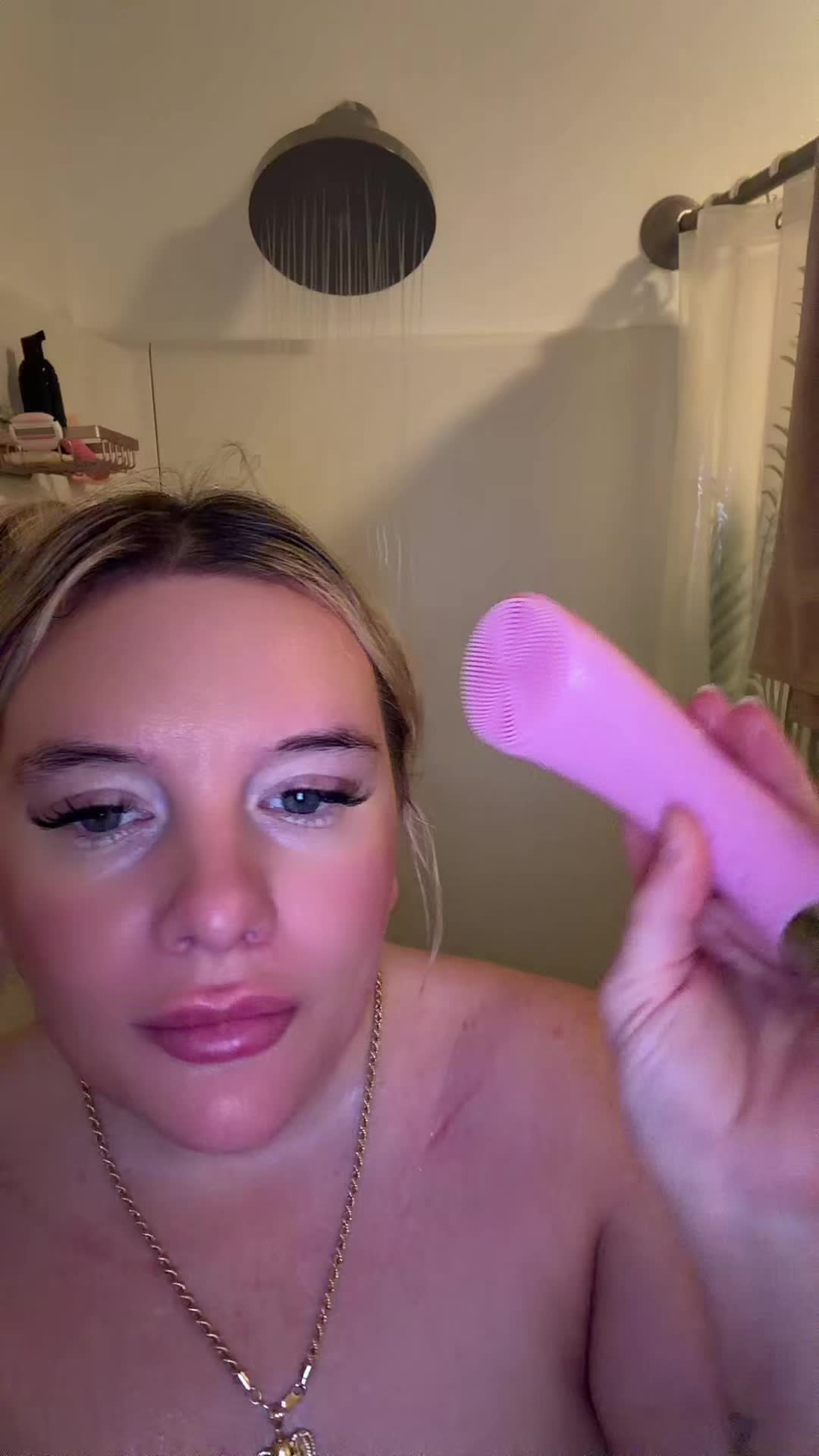 @Bombshelluxe