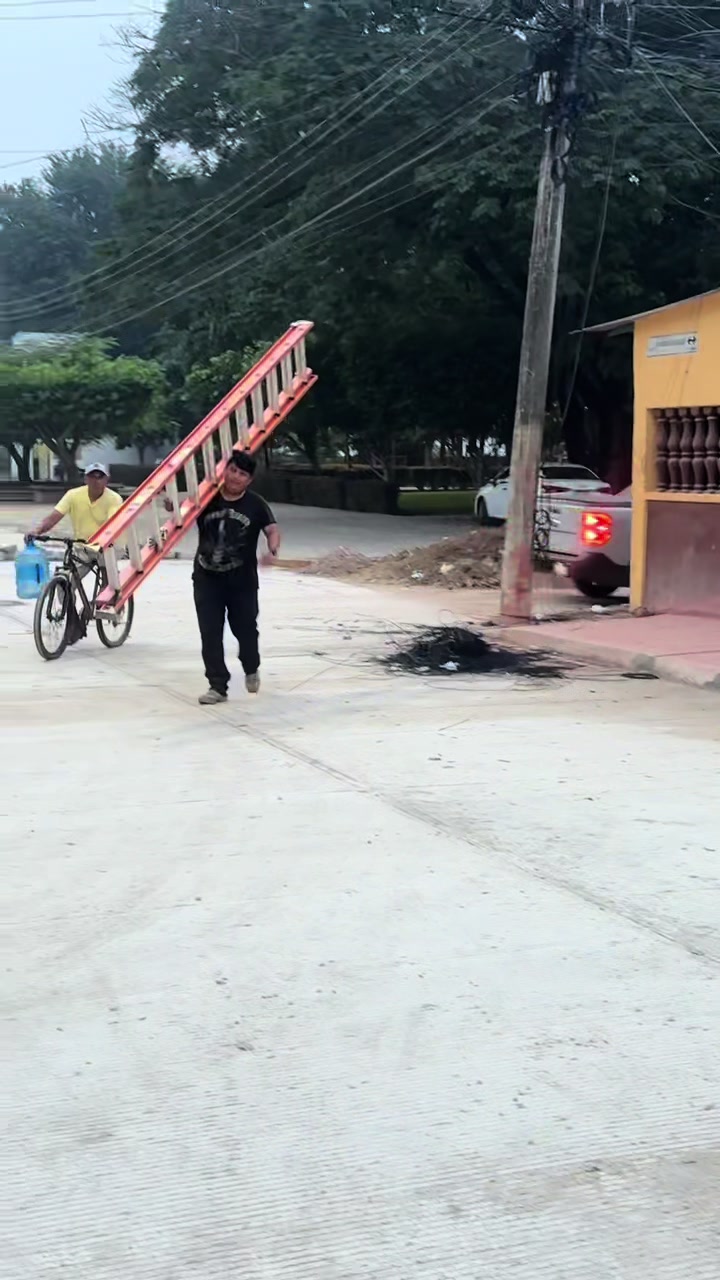 @Los.Reyes.Del.Internet