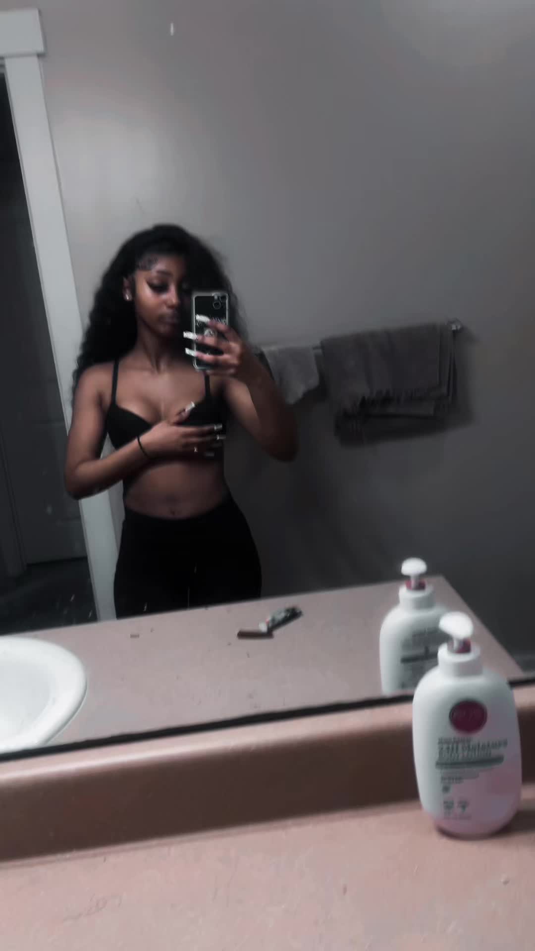 @👸🏽