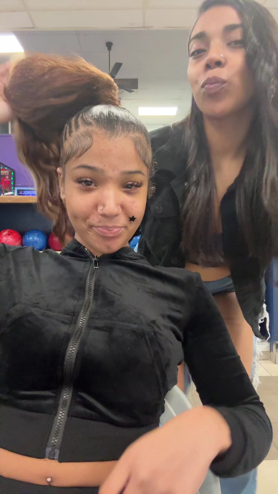 @Ava