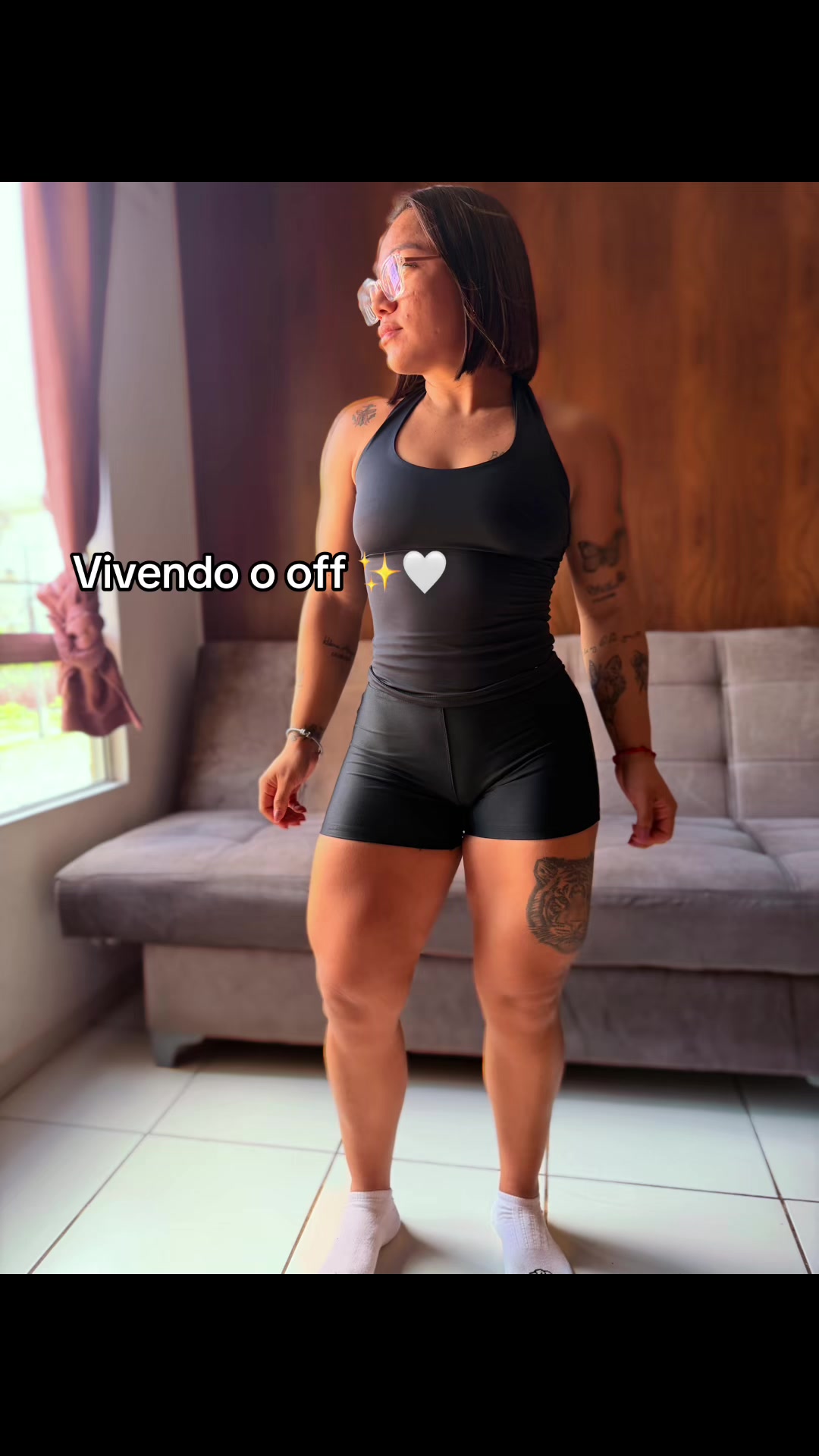 @lari19980_
