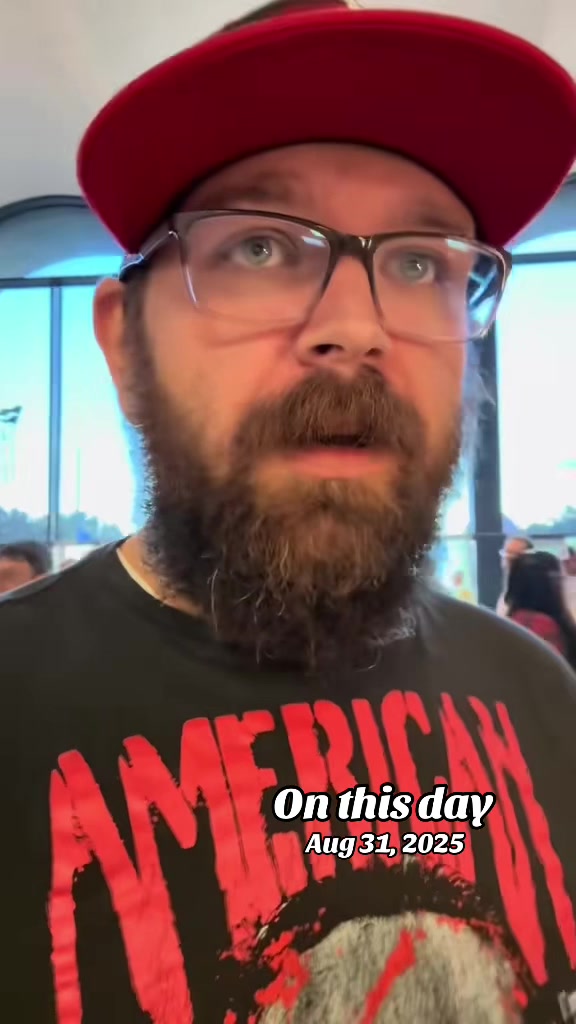 @HorrorAndToys