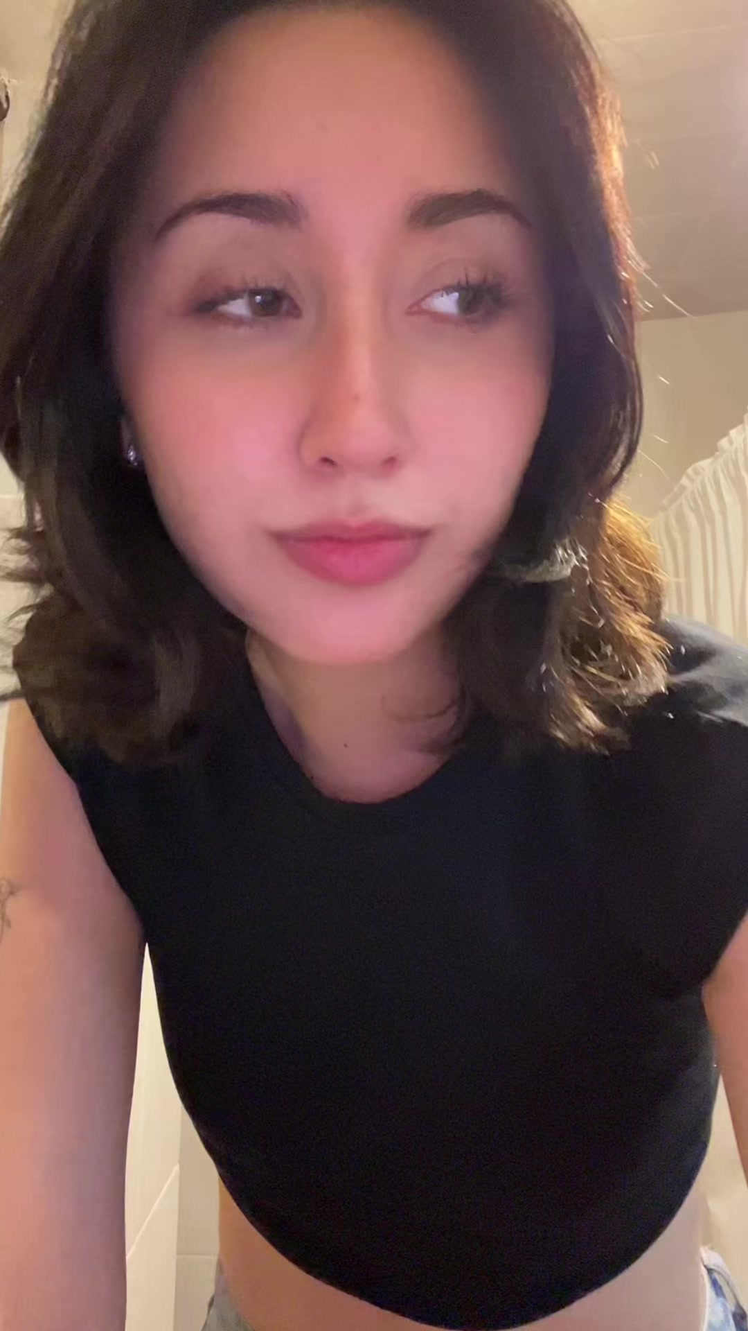 @rexxxona