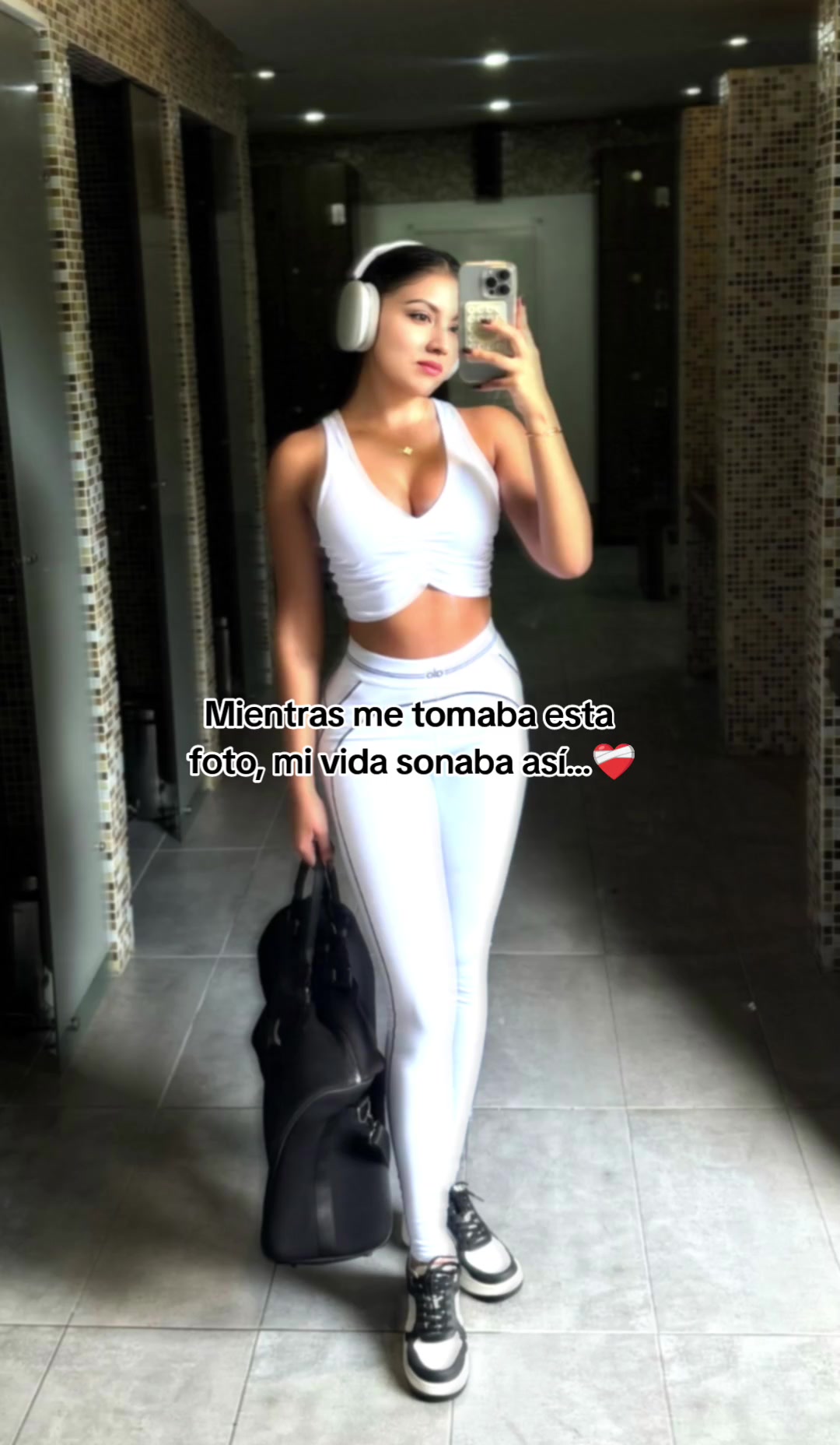 @Nicole Cárdenas 💛 🐷