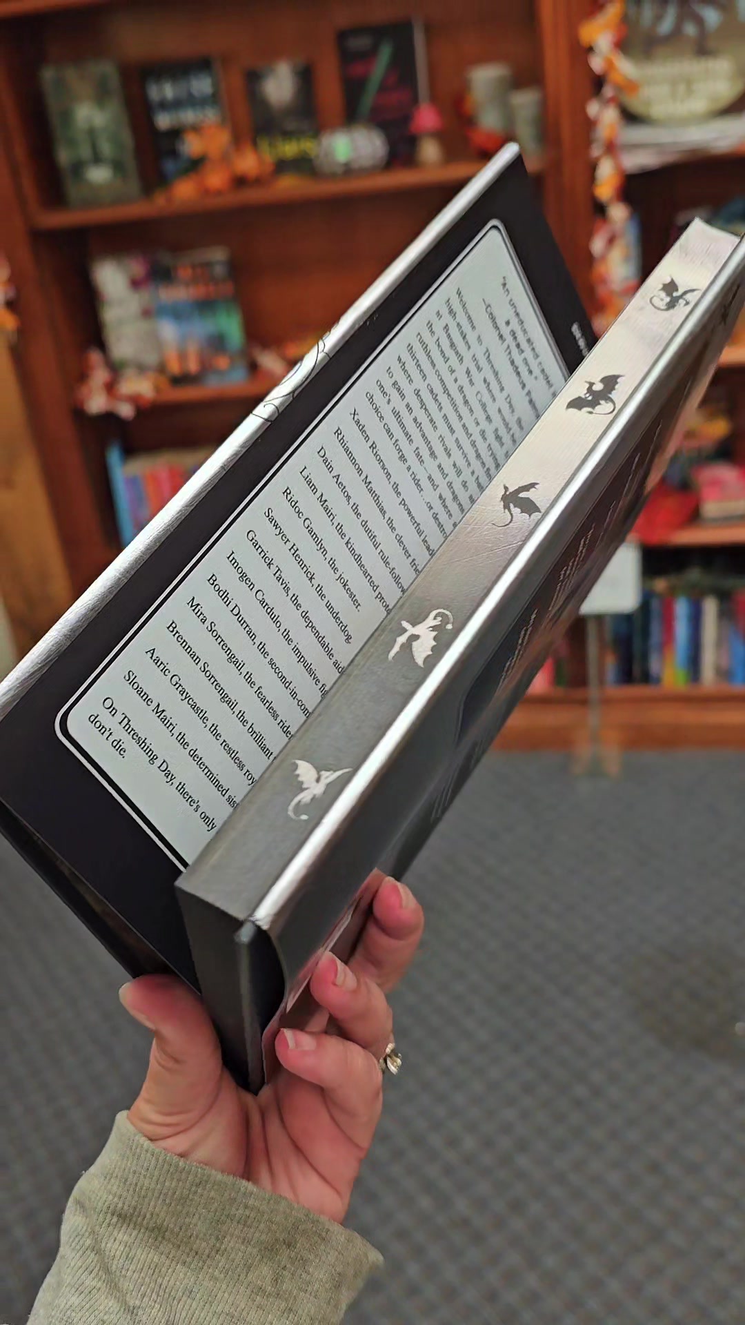 @TheWolfWithTheBooks