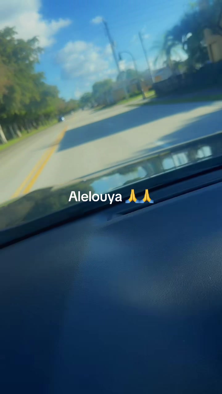 @LA BELLE CR&Egrave;OLE 🫅🇺🇸🇭🇹🙏