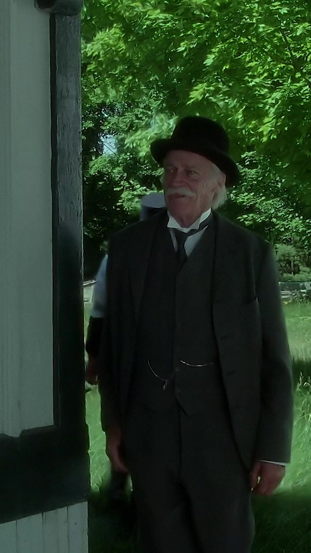 @TheRealAnneOfGreenGables