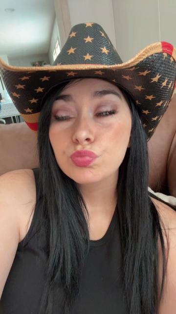 @Kelsiemarie99