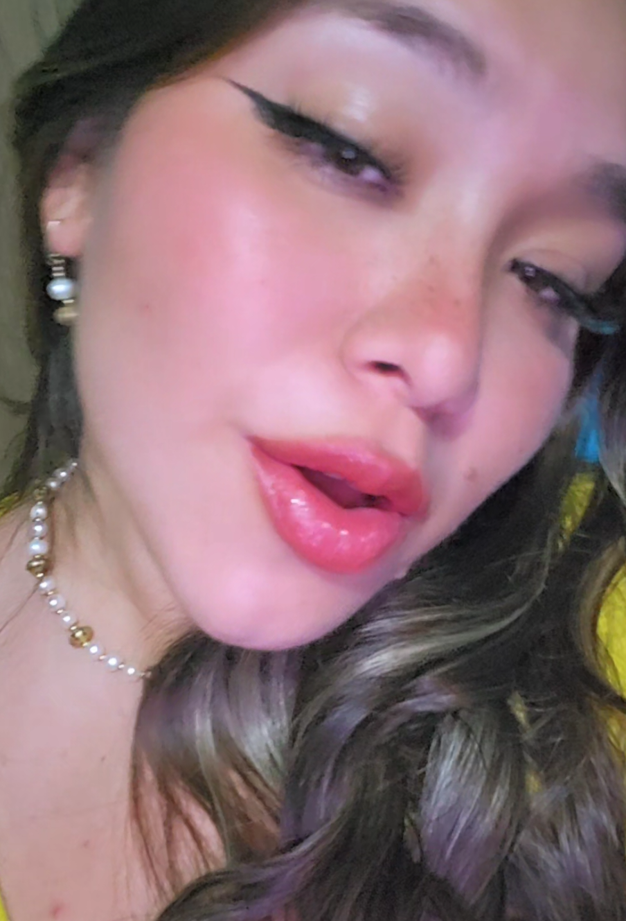 @Lizi Mejia👑