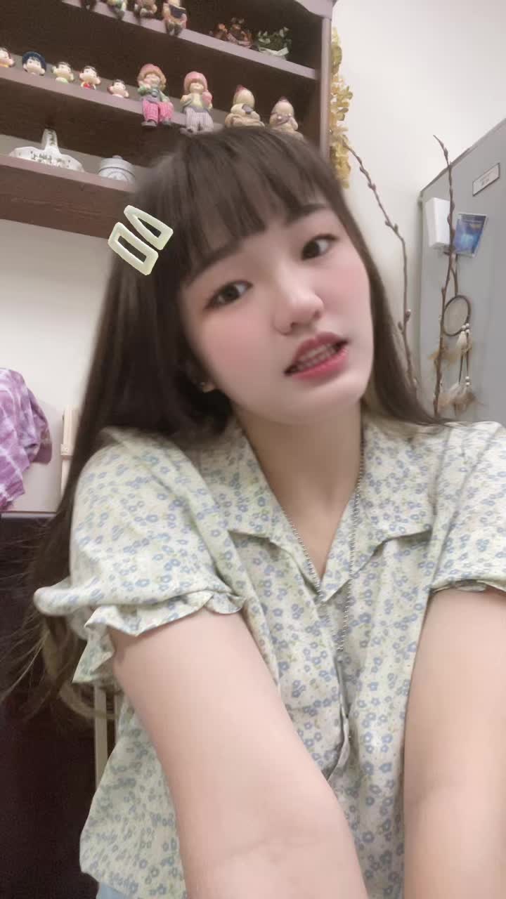 @被咬一口的衣服