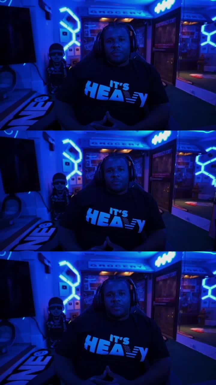@⃟