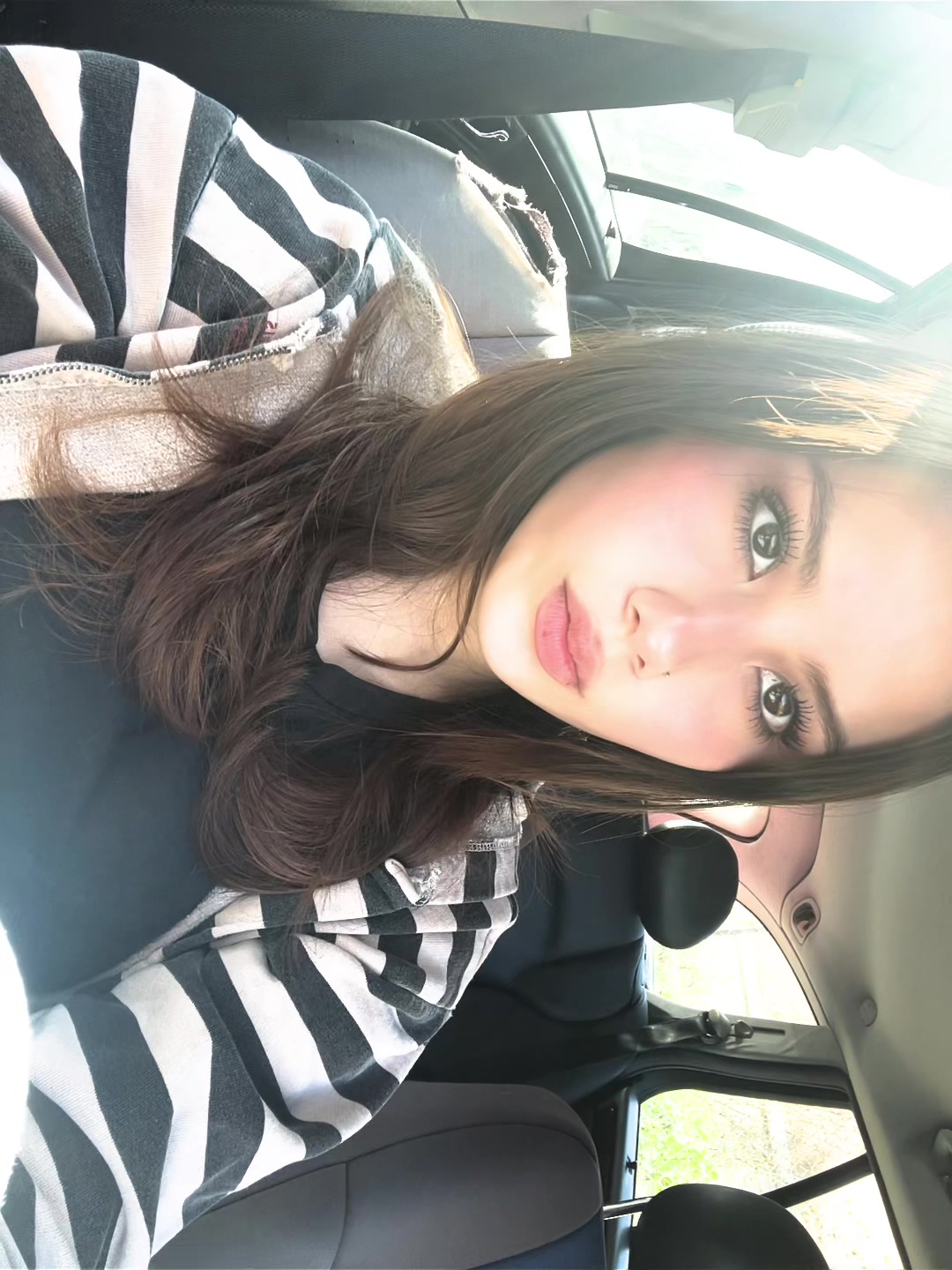 @Sullen girl 🍎