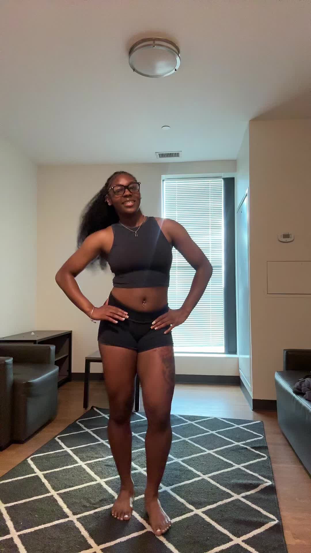@Yogirlamaya🤭