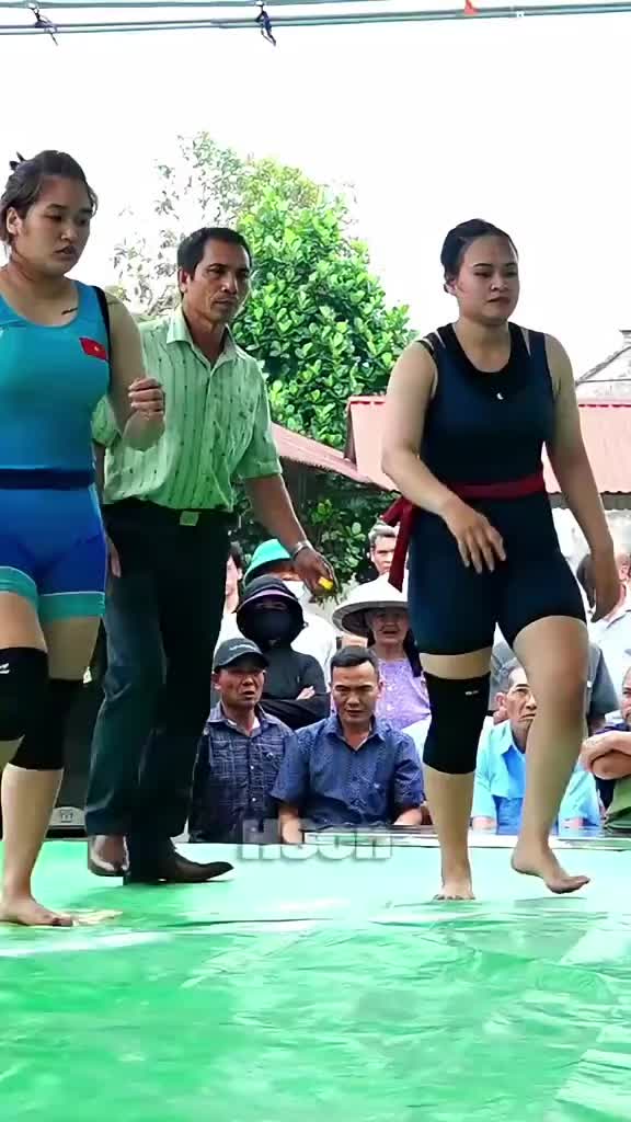 @Girls fight