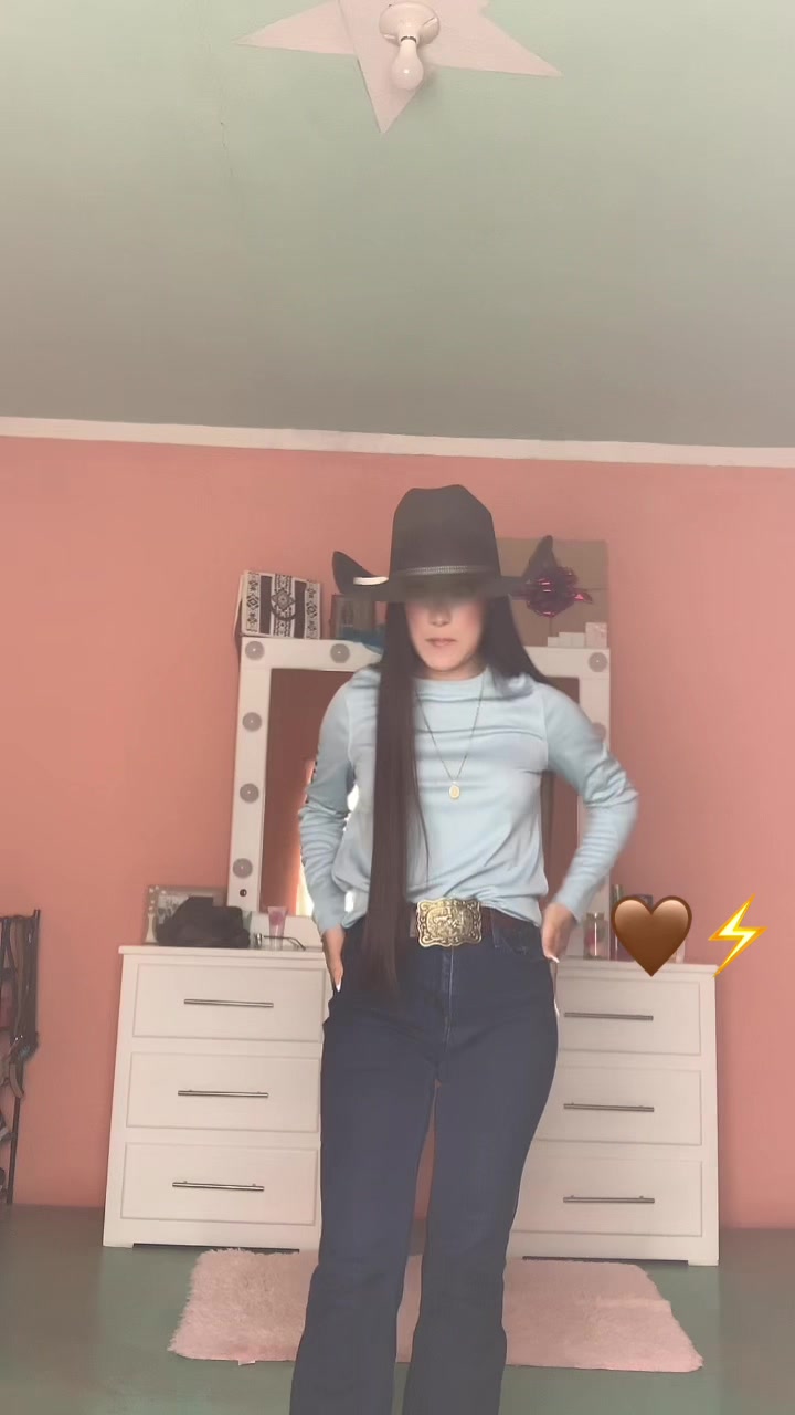 @Ari_Olvera💗