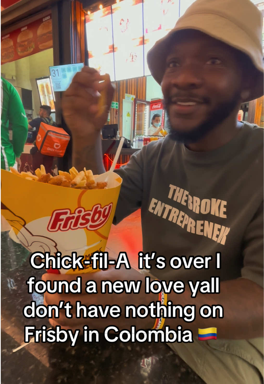 @trippinwithtrav