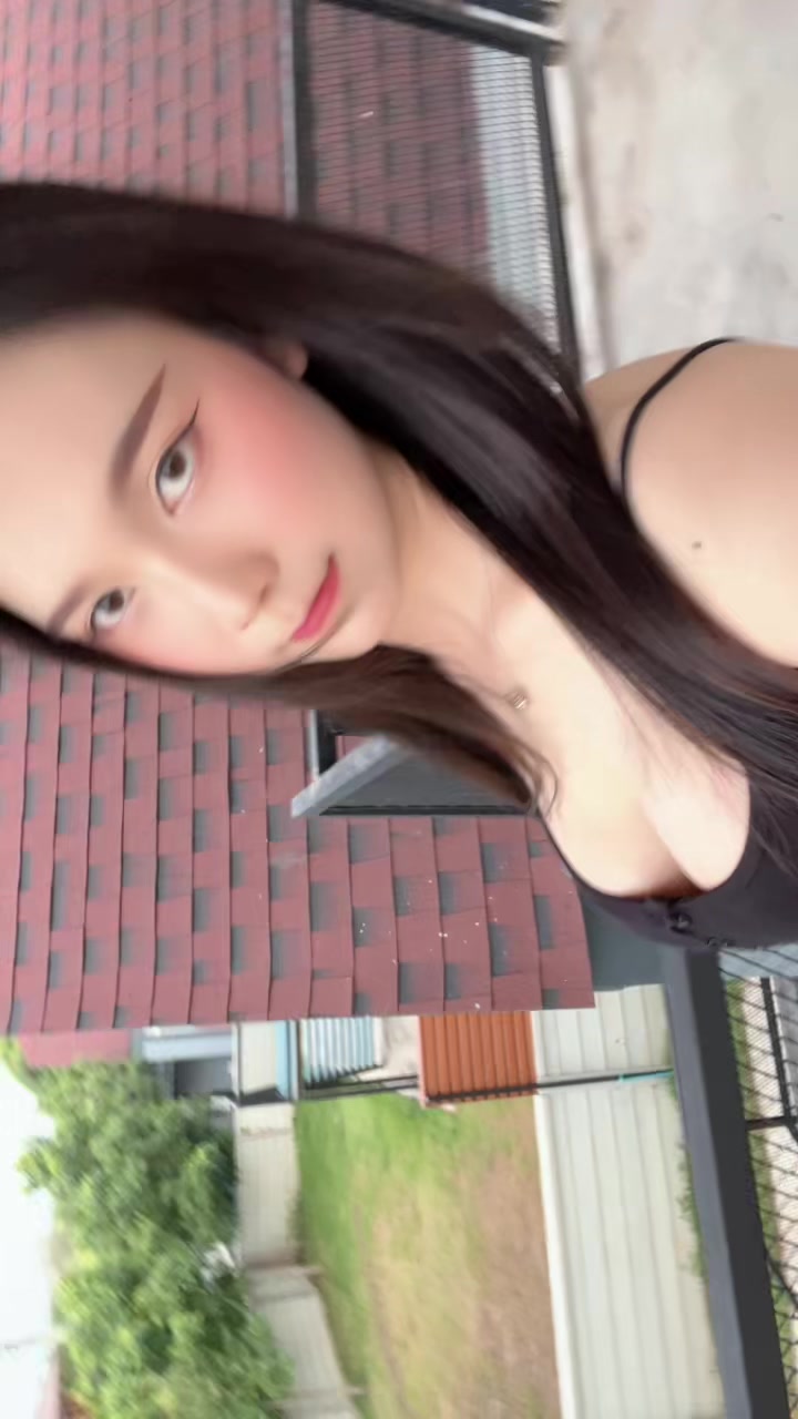 @ลูกไม้สีดำ🦋