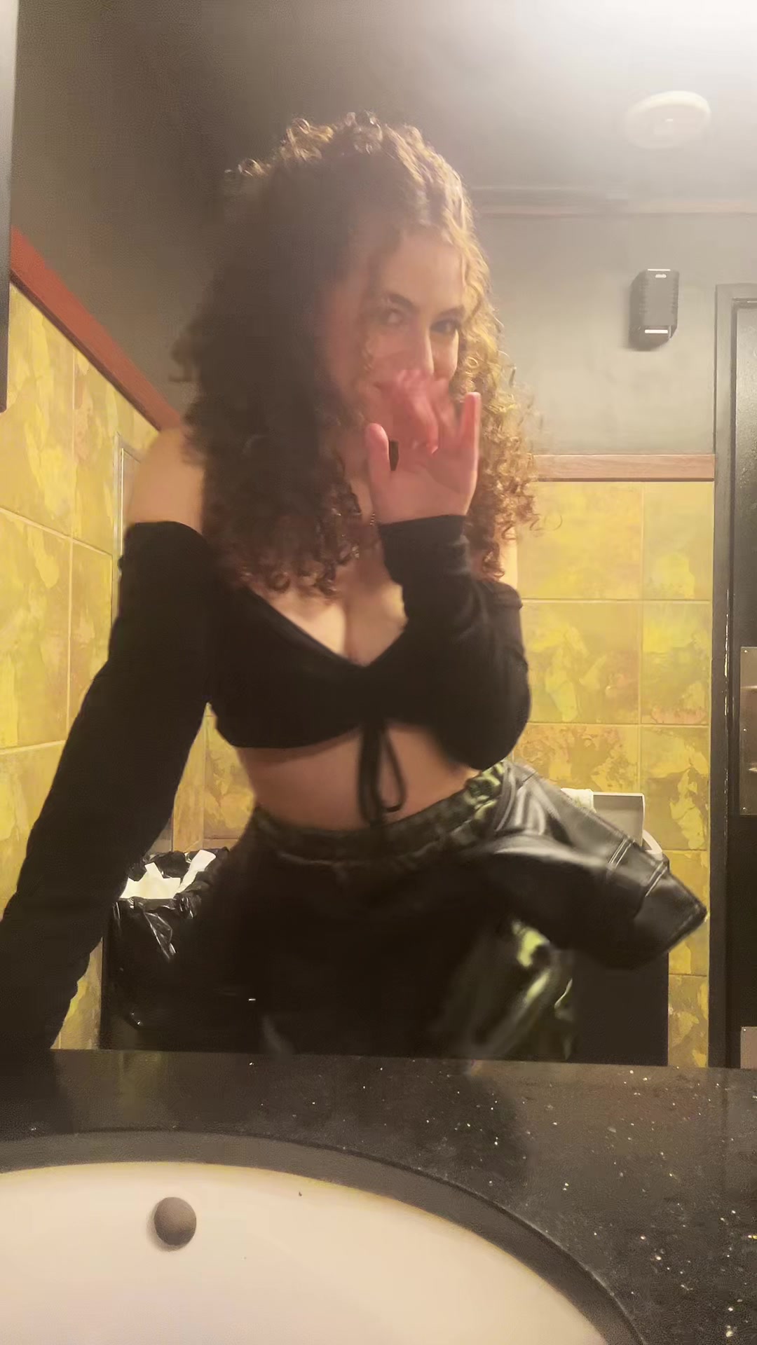 @danielletoback