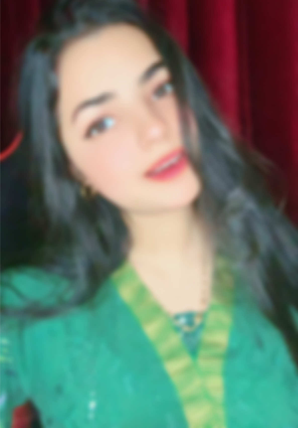 @👑 𝑸𝑼𝜠𝜠𝑵 𝑮 👑