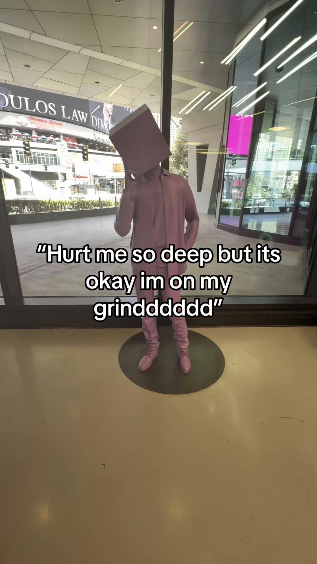 @⃟