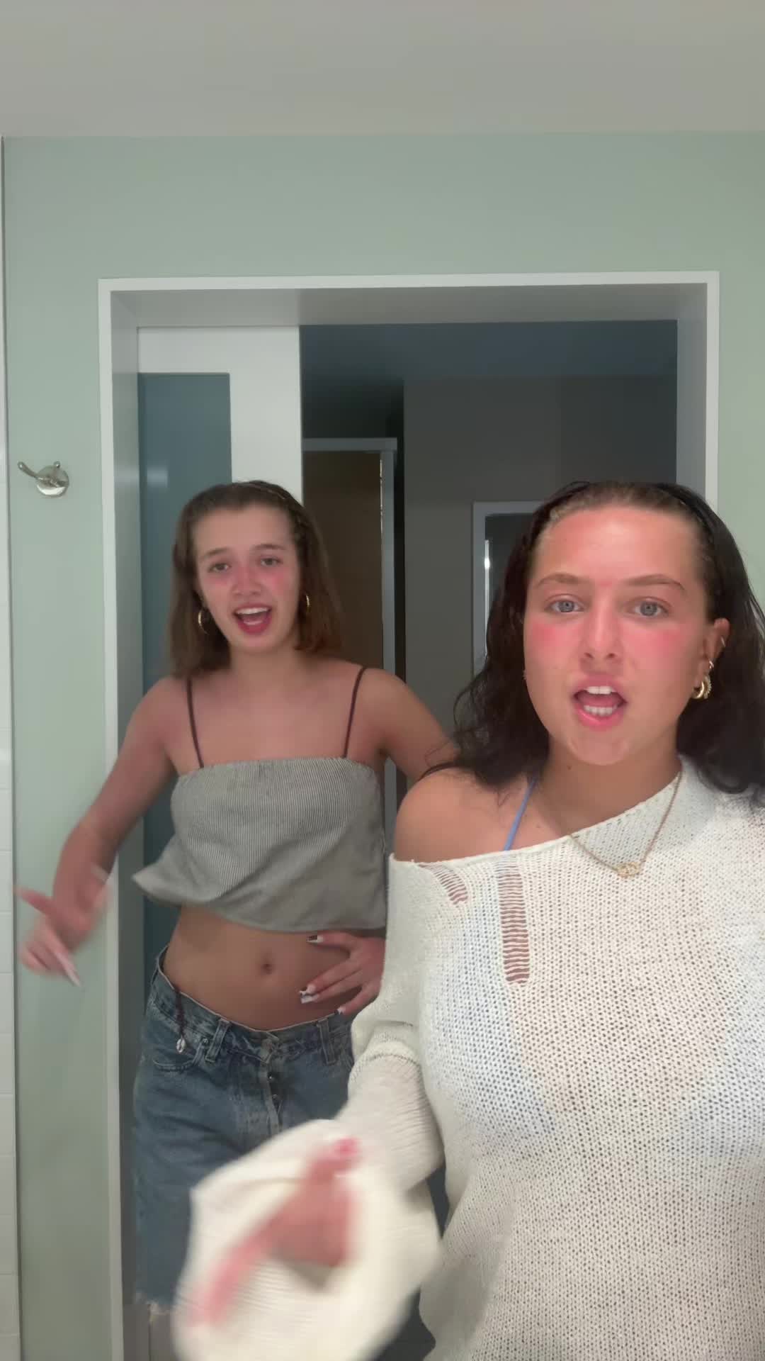 @ellahoppin
