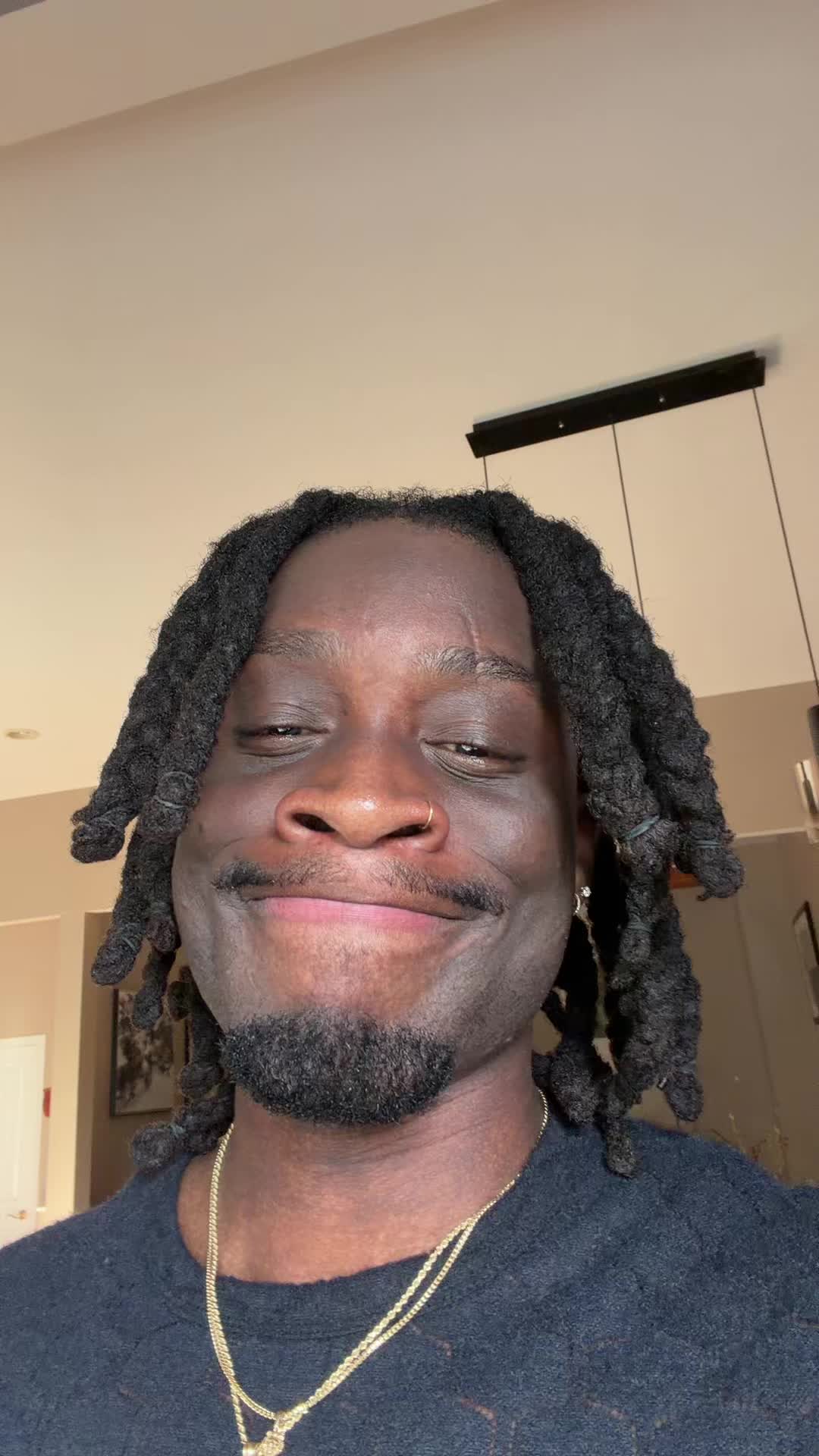 @uɐǝſ ˙ʇS ʎǝssǝſ