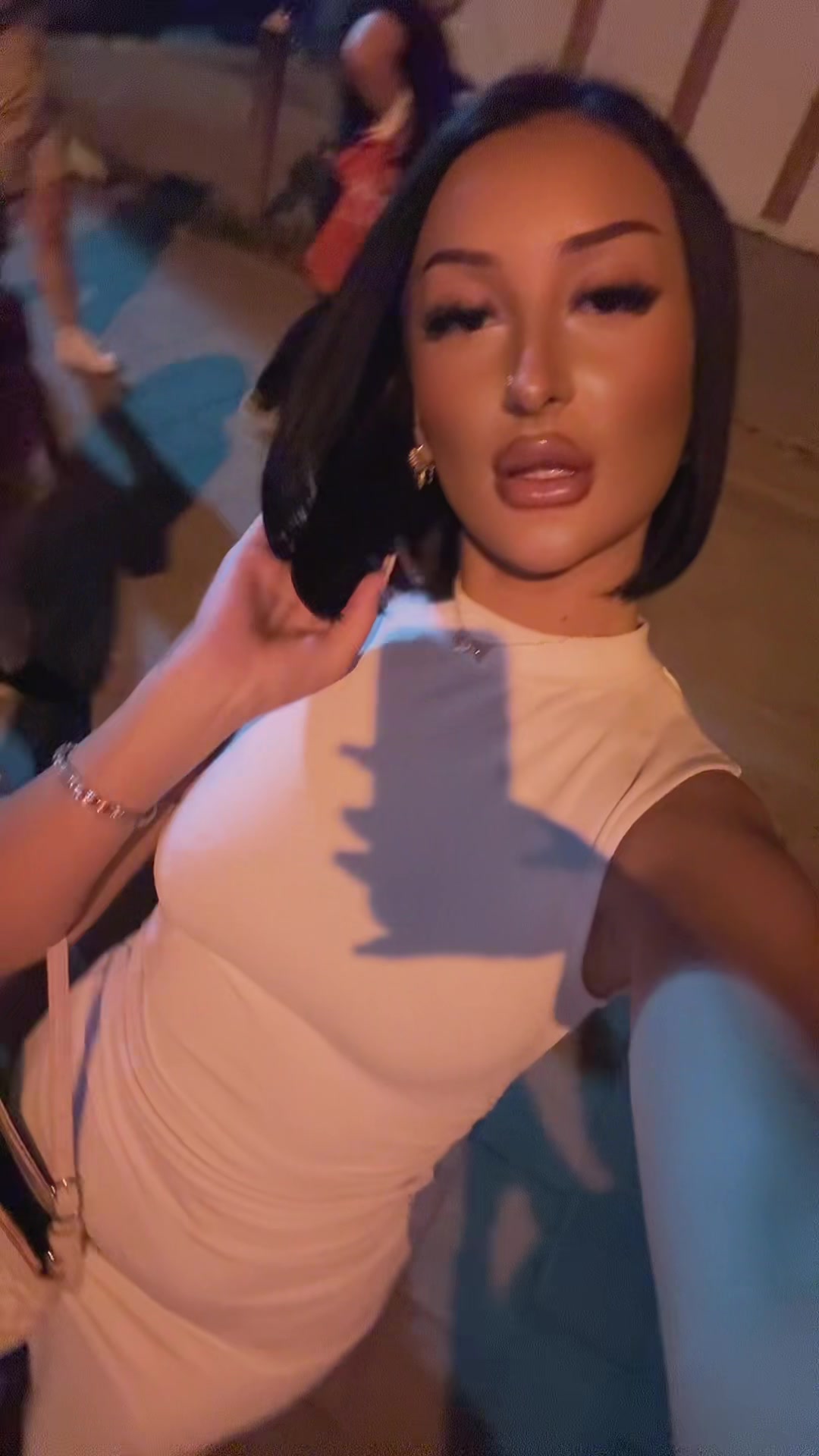 @nela