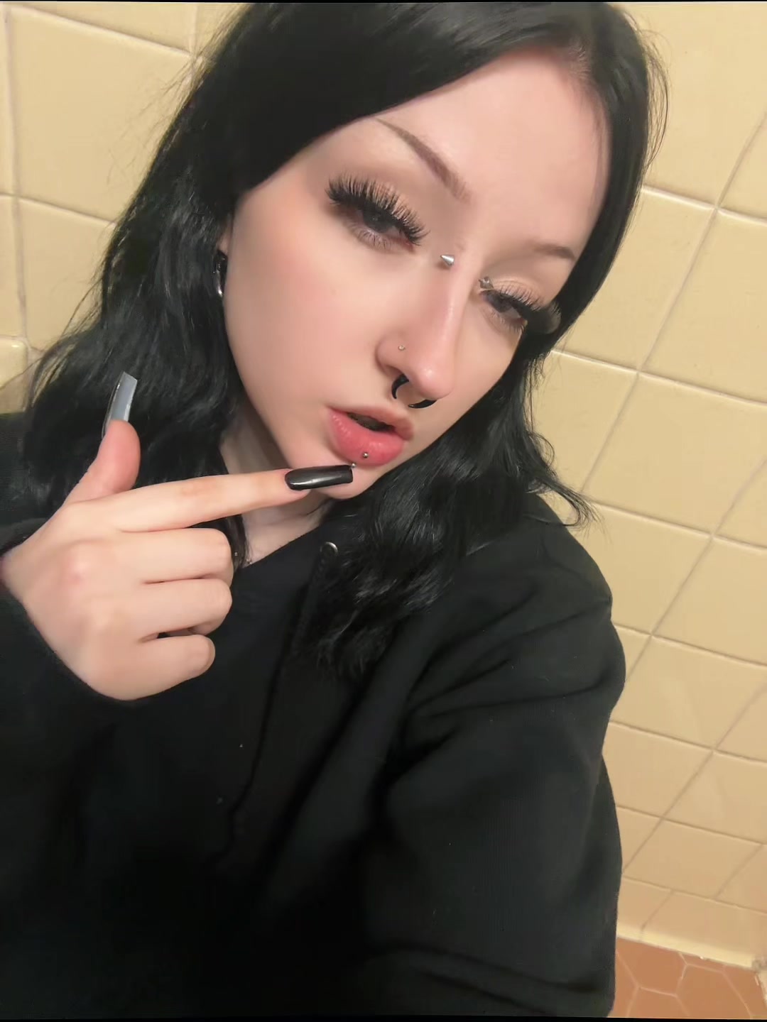 @𝔅𝔯𝔶𝔩𝔢𝔢.𖣂