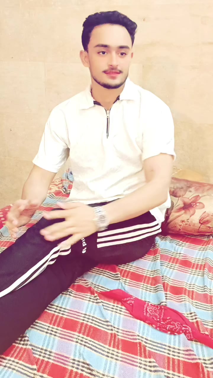 @𓆩🗿AWAIS RAجPUT🪽𓆪