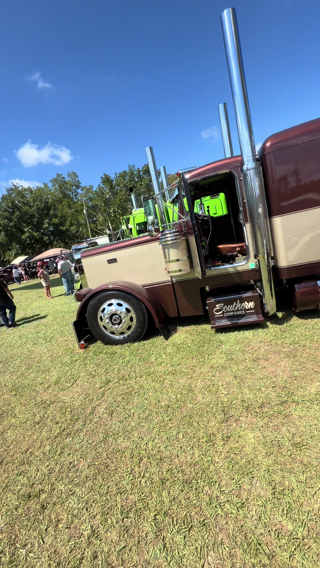 @truckshowjoe