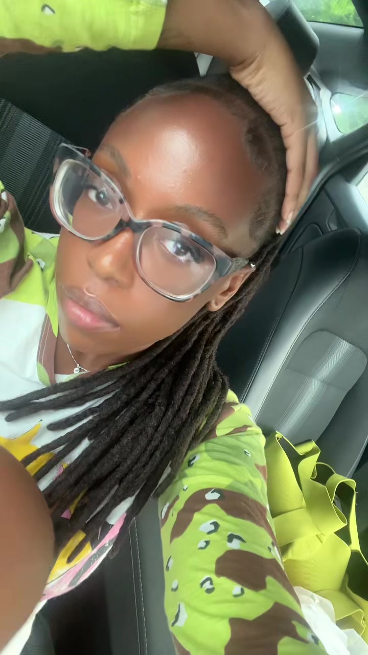 @velvetsparkles99
