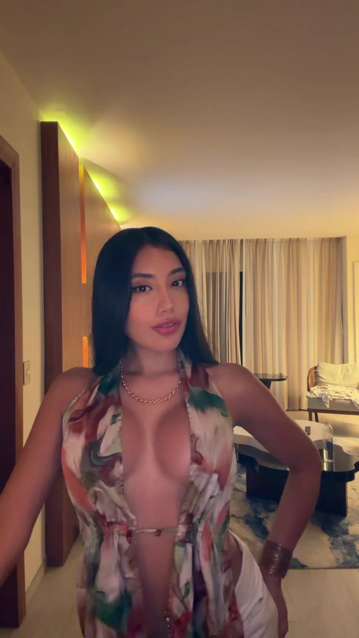@hotgirlonurphone
