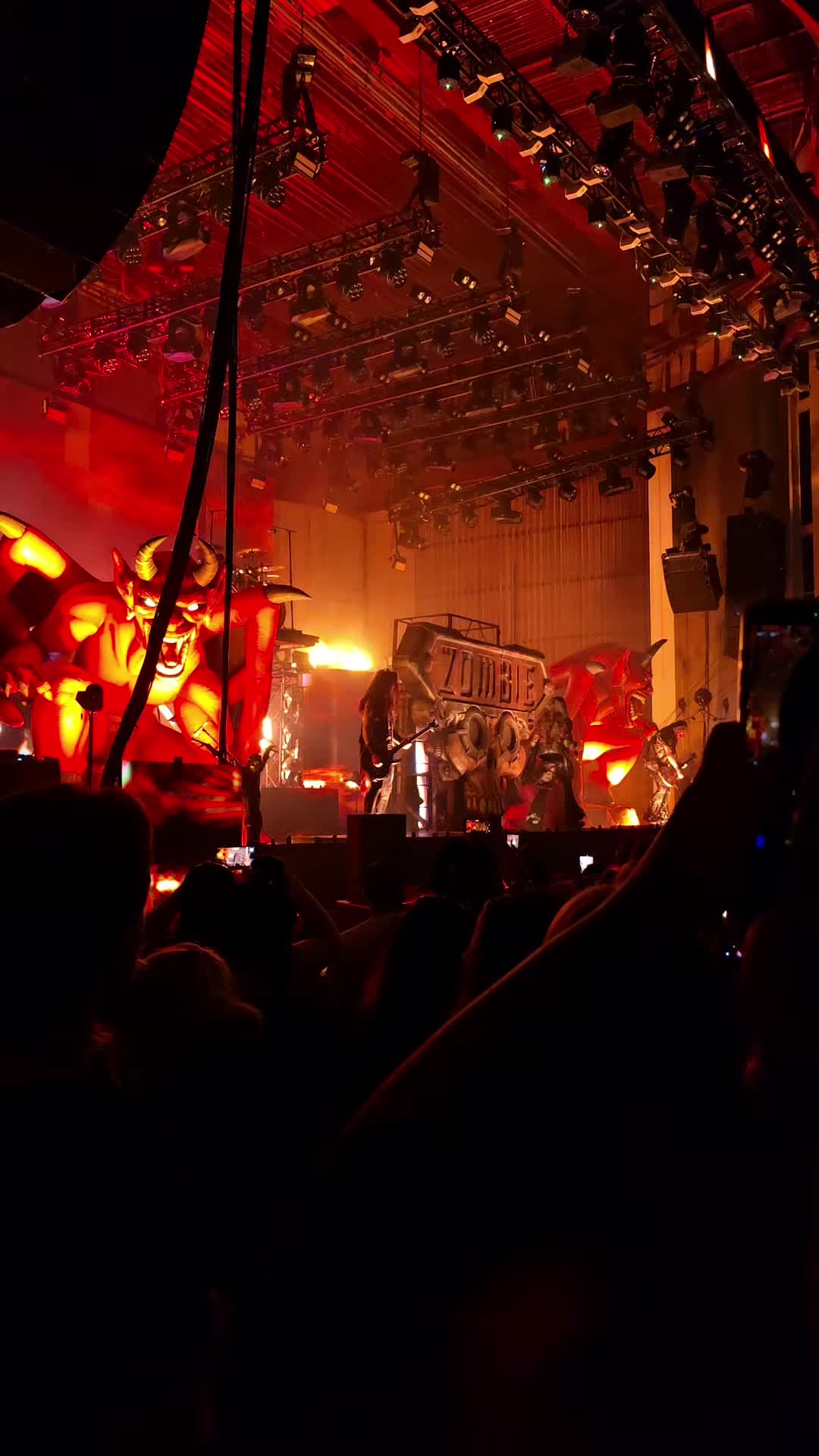 @Coma 🦇🖤☠️