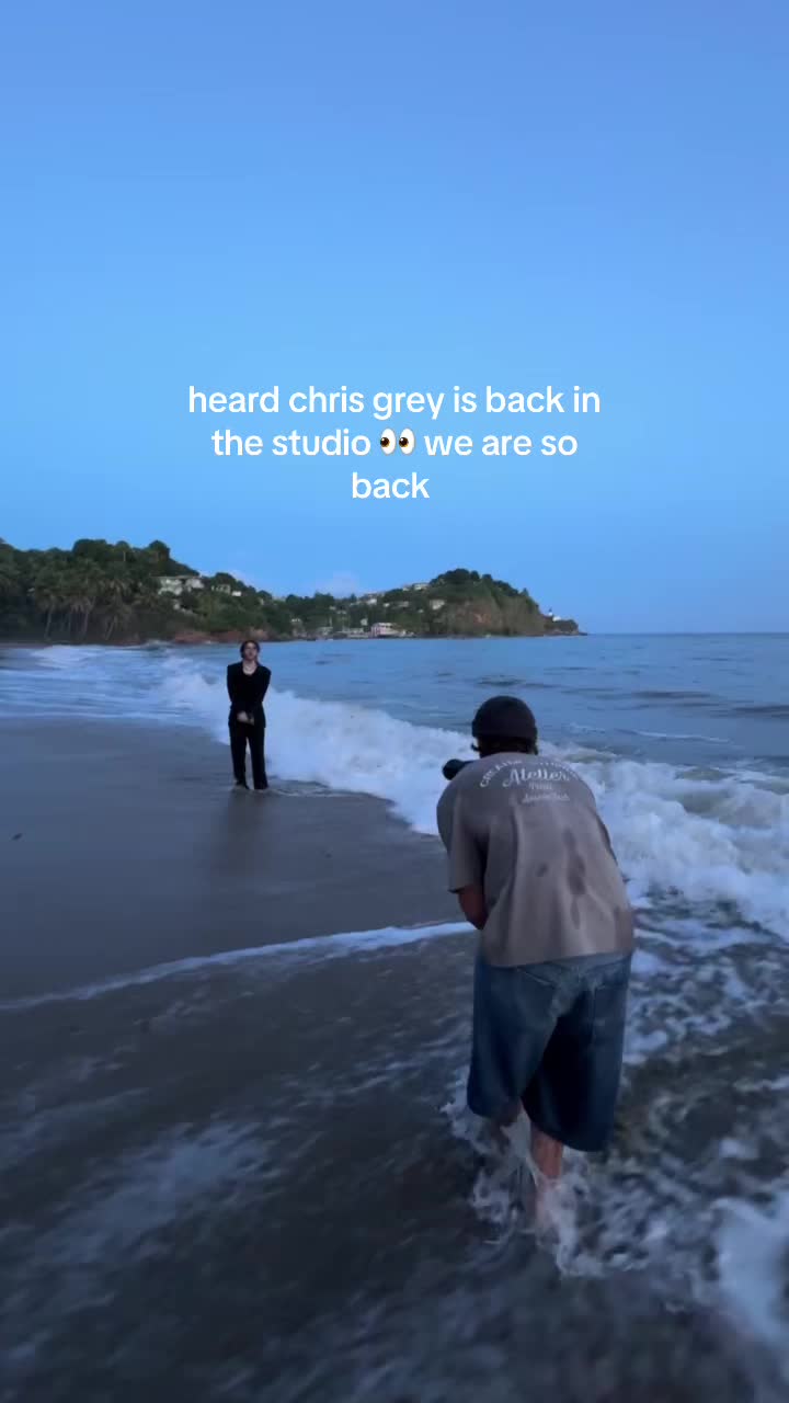 @chrisgreysvault