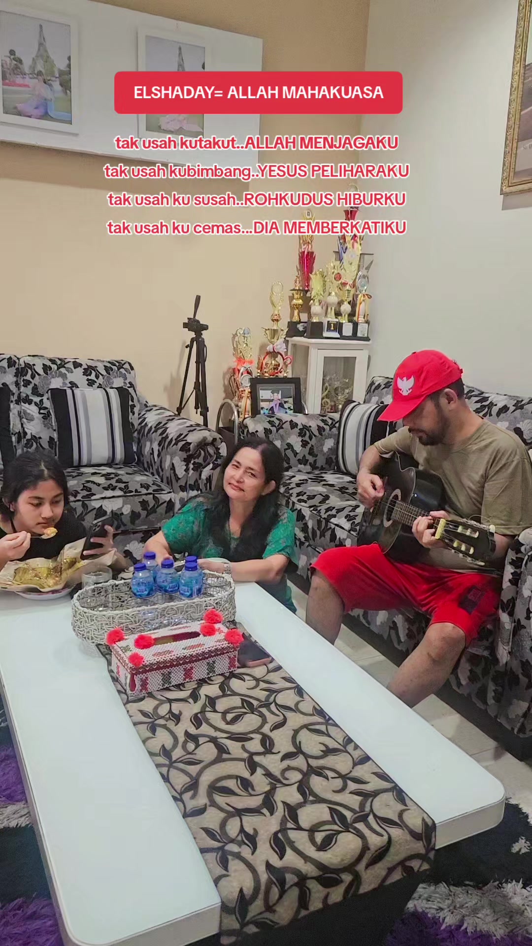 @Tuan & NyonyaVanzaith