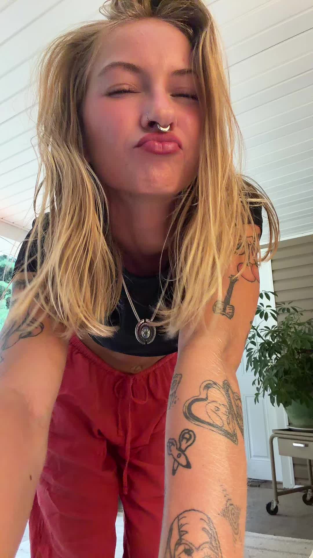 @nomi_dawn