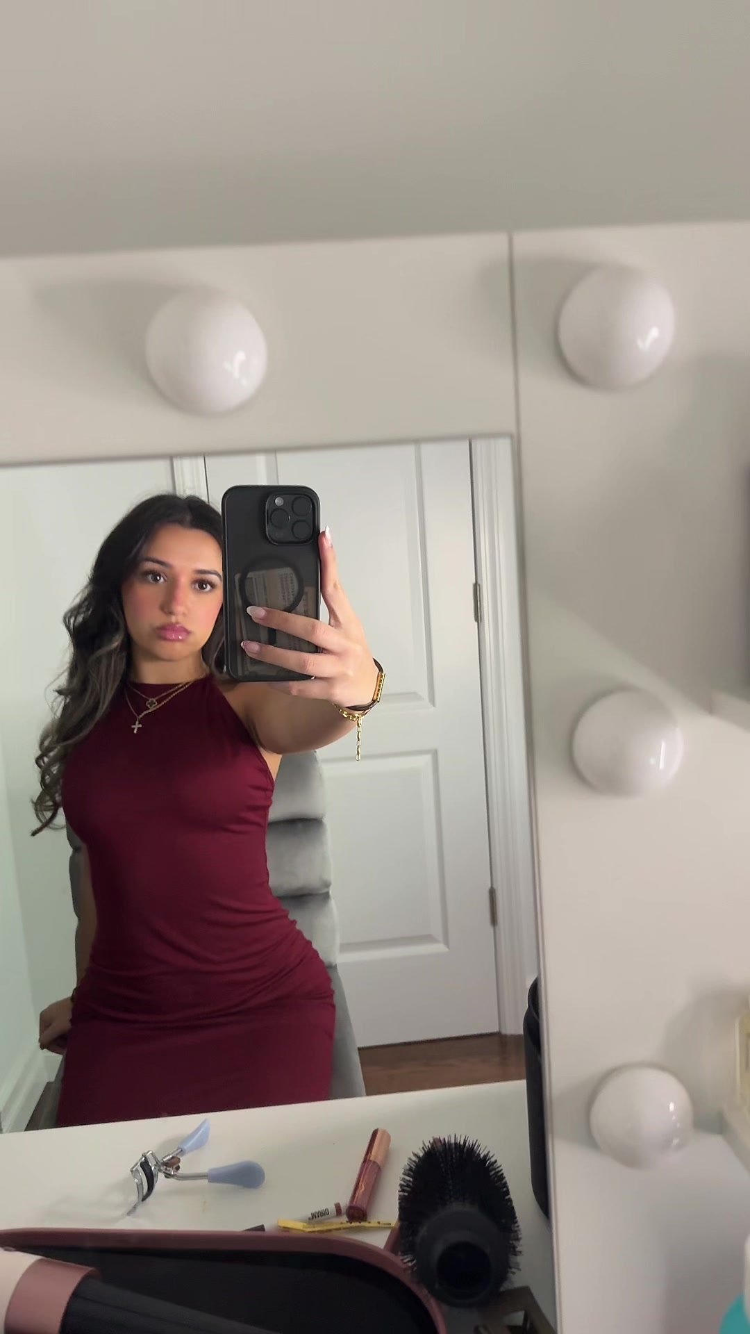 @mikaella