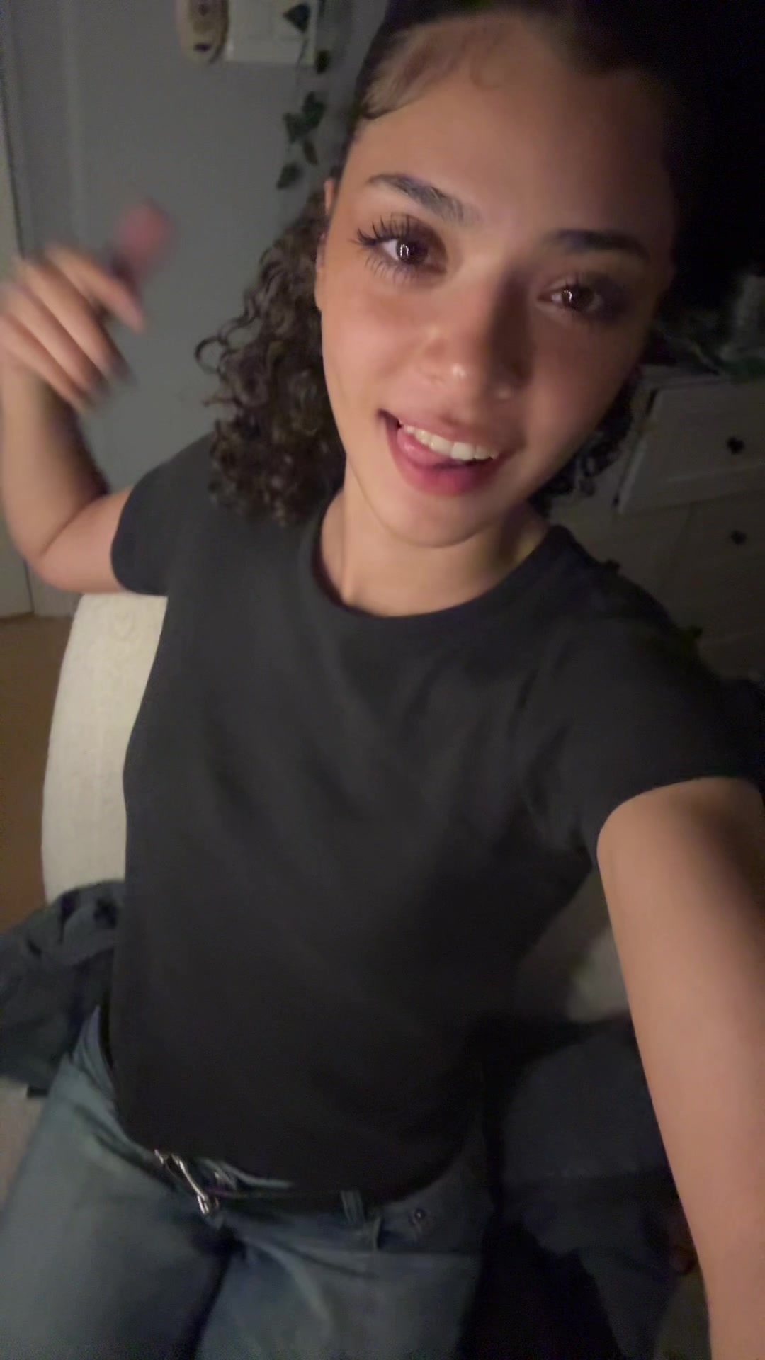 @bella