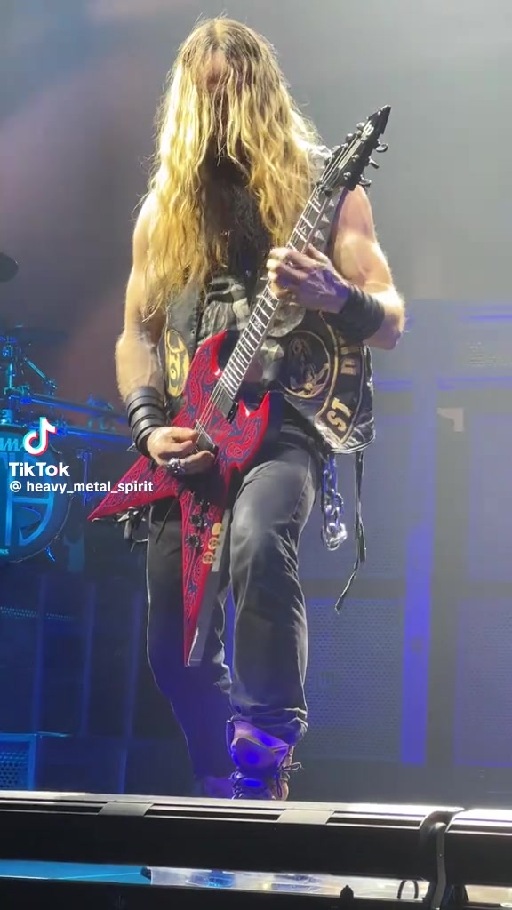 @Tj_lovesCreed🤘🎸