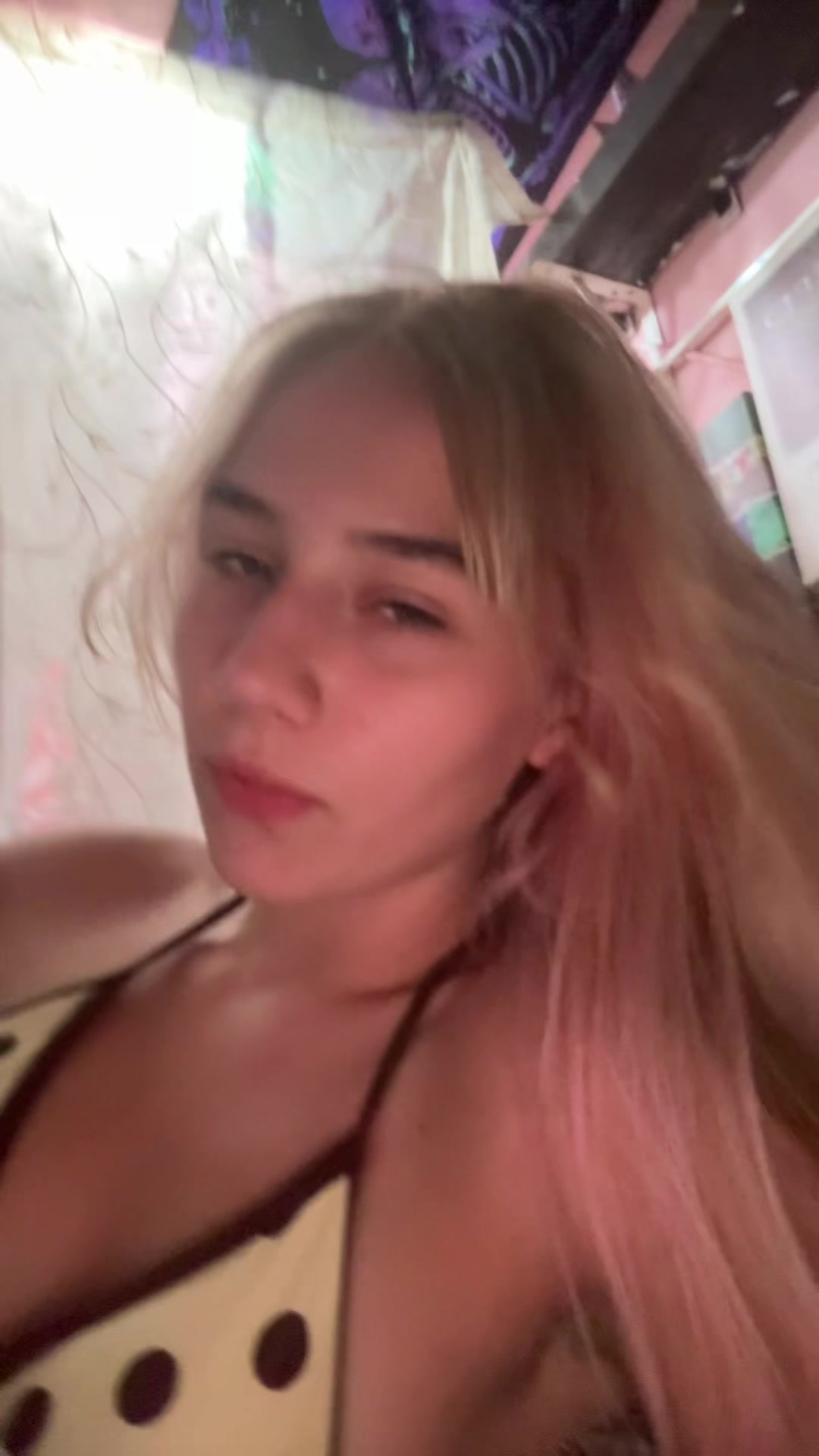 @￼