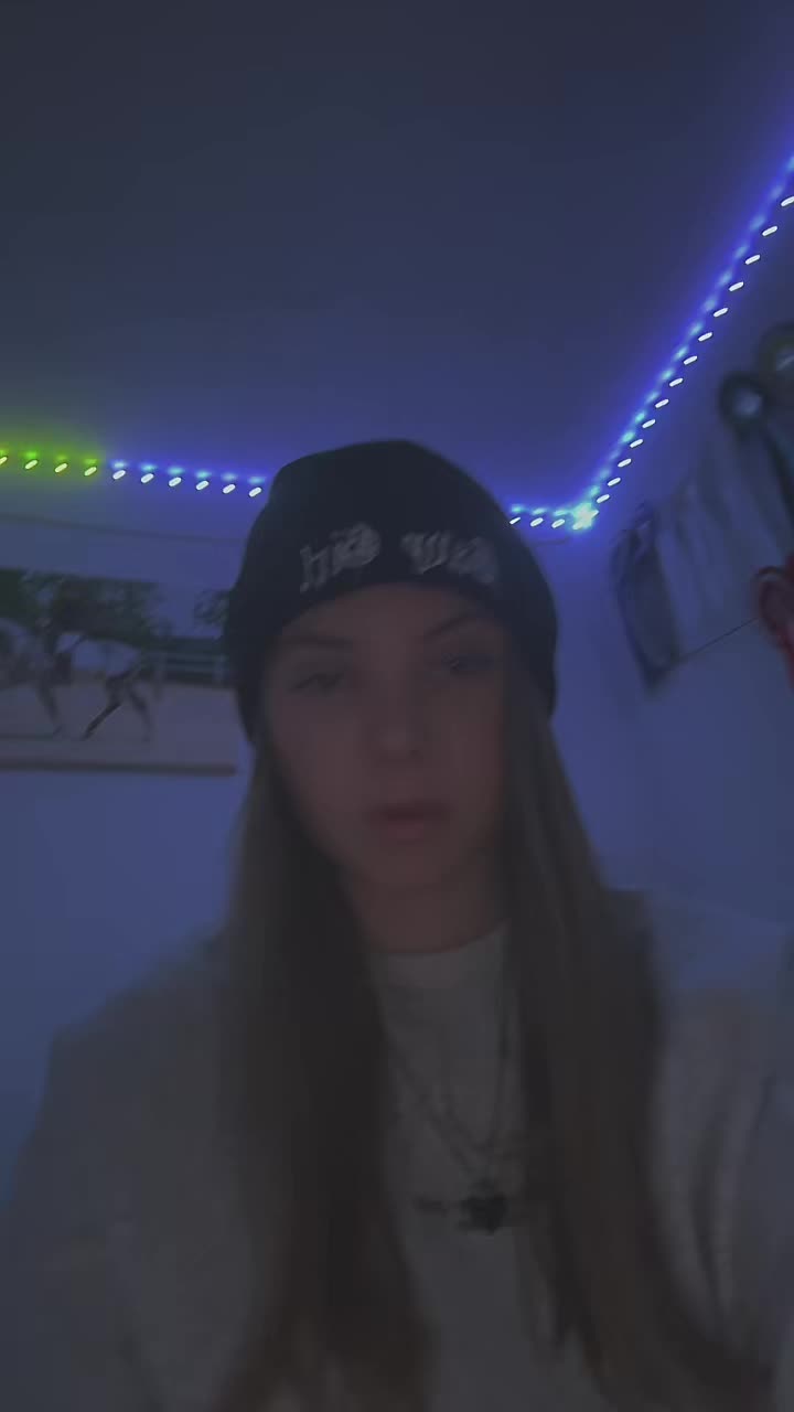 @Lena.pltdr