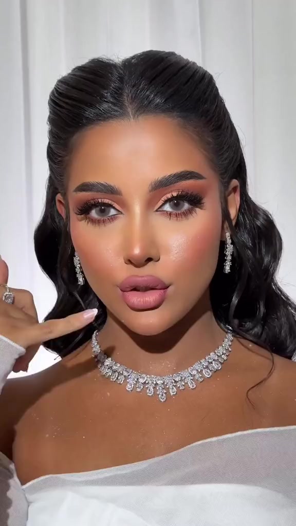 @وفاء ميك اب ارتست