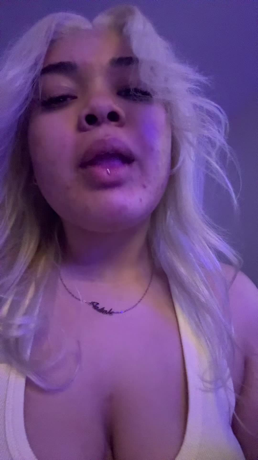 @lillayaletoffbutton