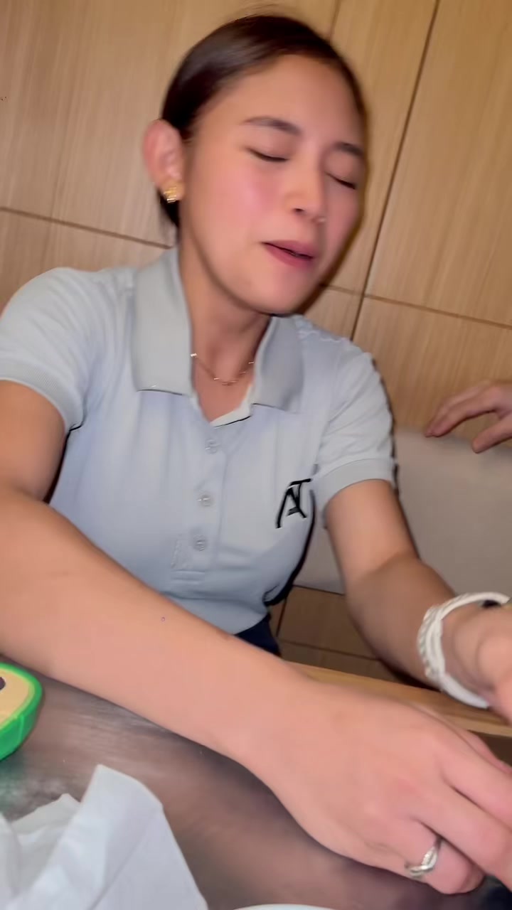 @yacht stewardess (original)
