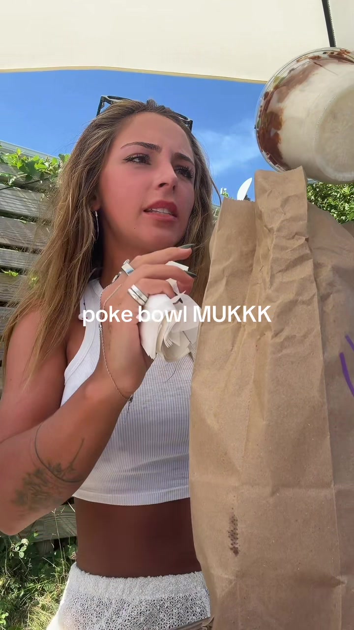@EMELYE