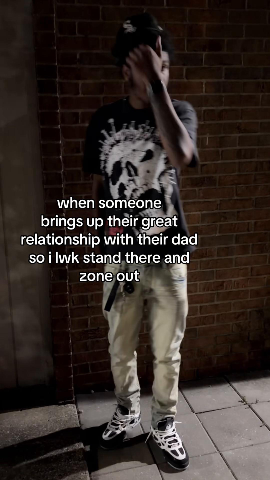 @⃟